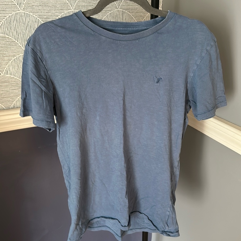 American eagle light blue tee